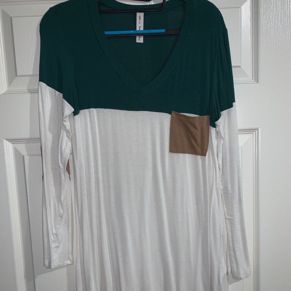 Vanilla Bay Hunter Green and White Top